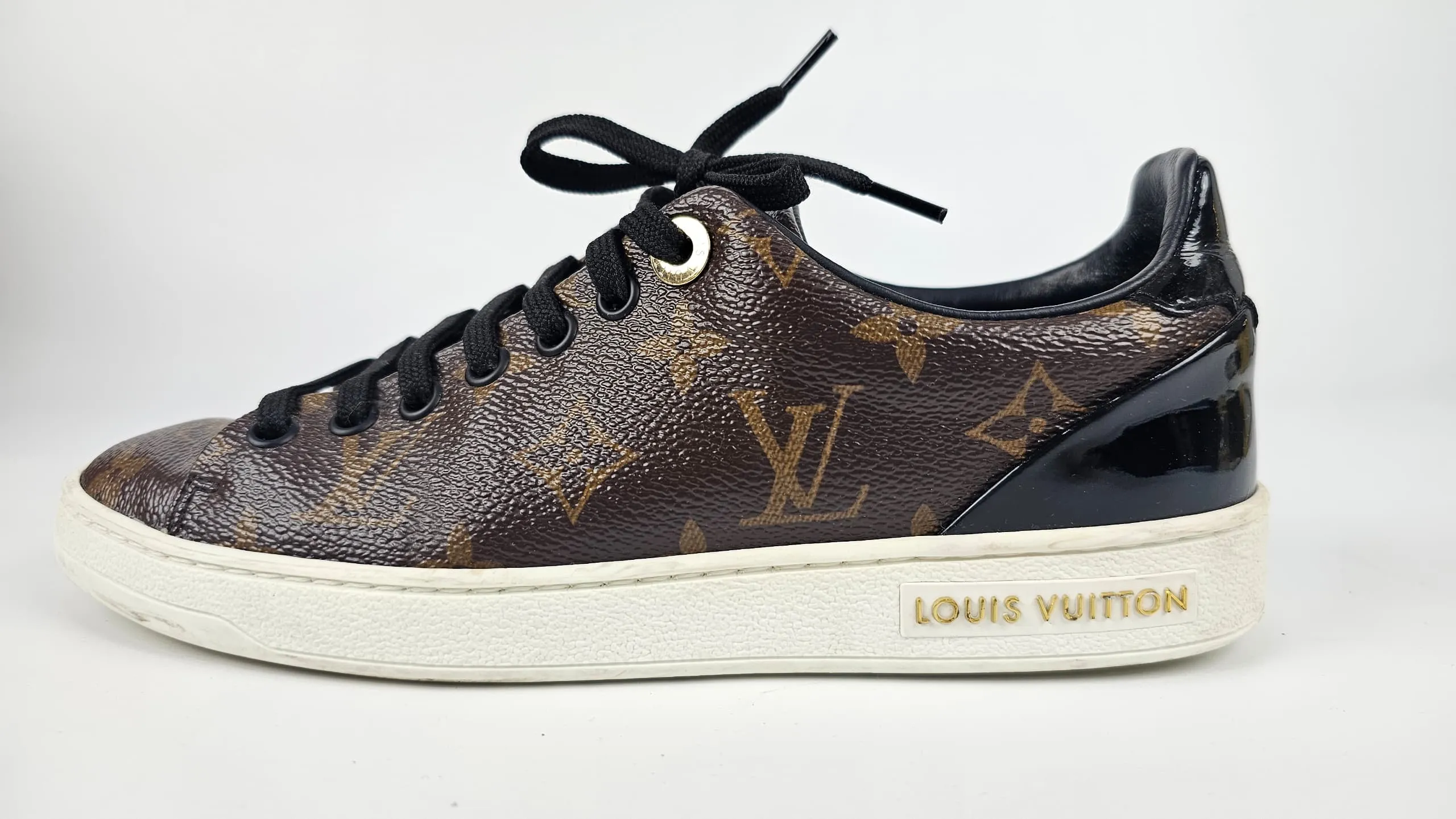 1A1F4O Frontrow Sneakers MS1128