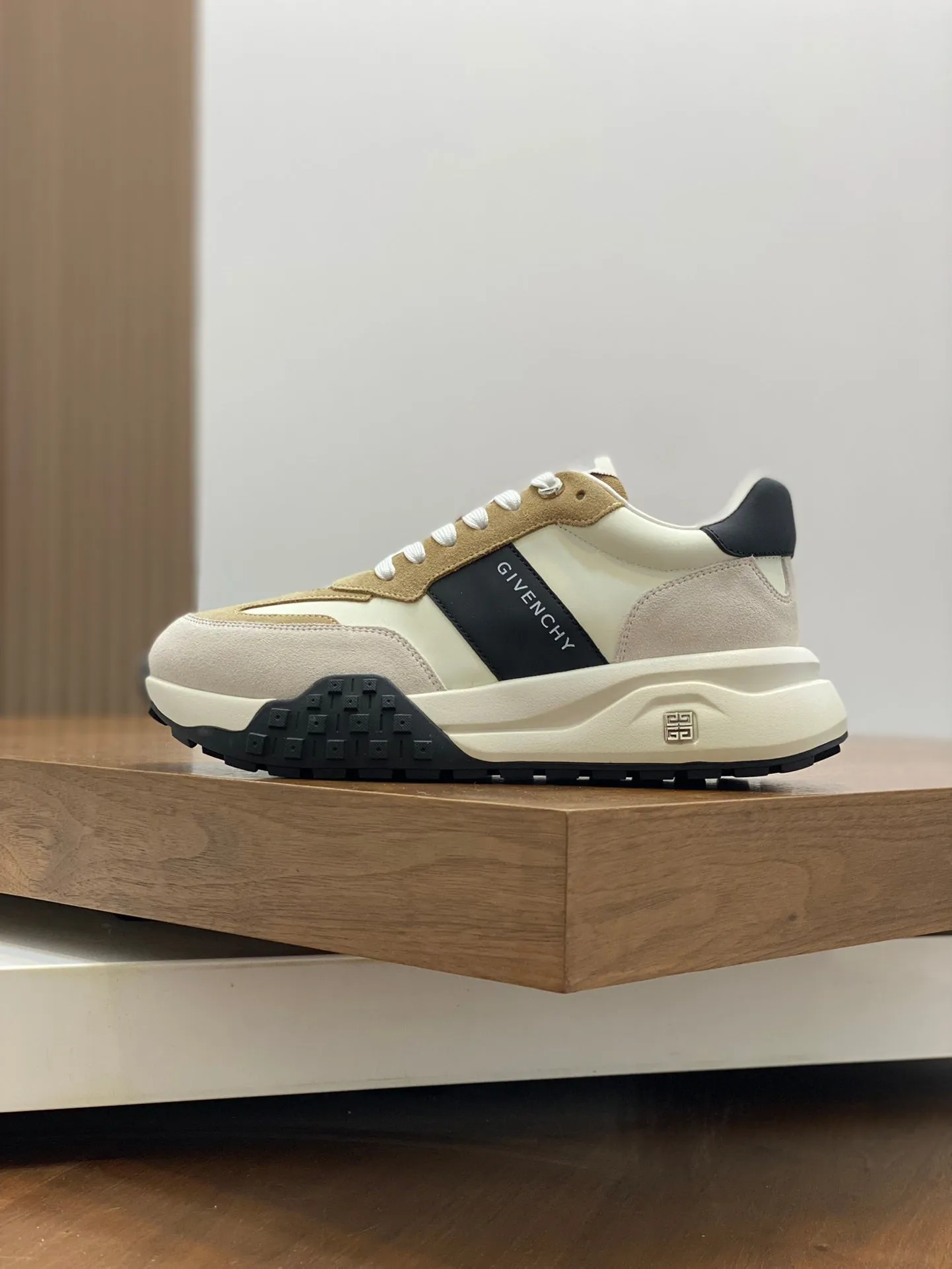 GVC Brown Runner Sneakers-022